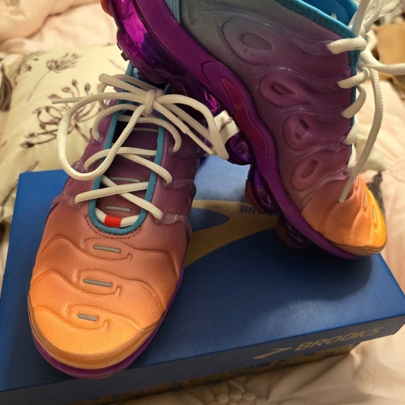 Nike Womens Multicolor Sneakers - Picture 3 of 6